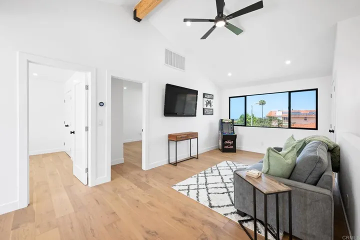 404 Santa Dominga, Solana Beach, California 92075