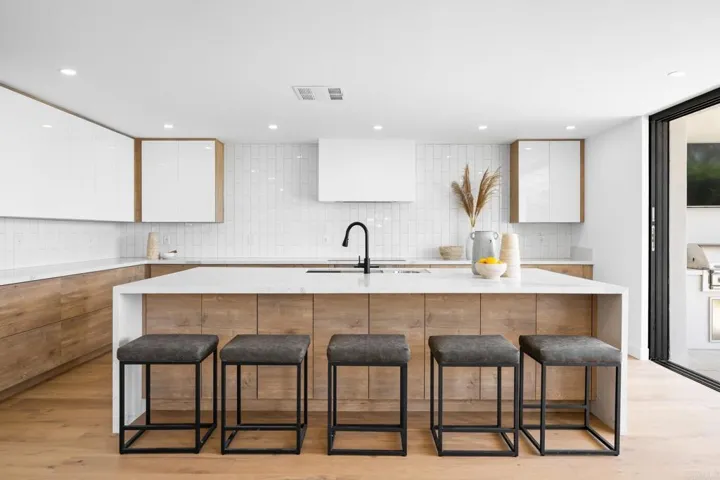 404 Santa Dominga, Solana Beach, California 92075