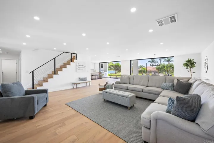 404 Santa Dominga, Solana Beach, California 92075