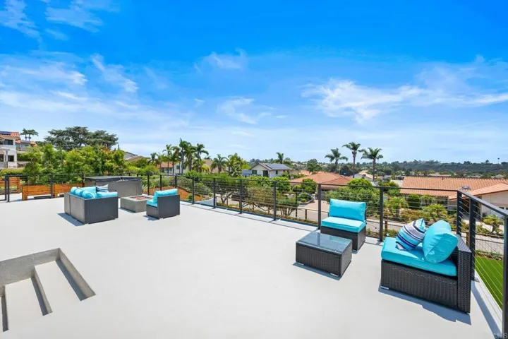404 Santa Dominga, Solana Beach, California 92075