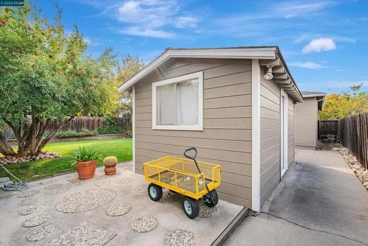 371 Rose Ann Ave, Pittsburg, California 94565
