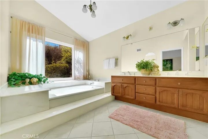 500 S Calle De Casas, Anaheim Hills, California 92807