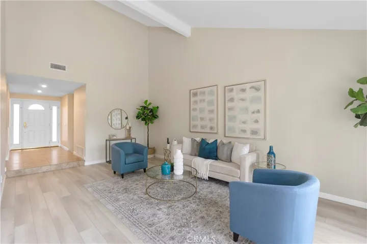 Entry / Vaulted Family Room
