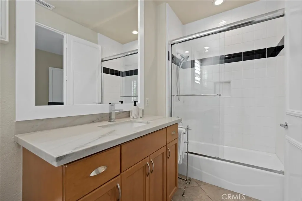En Suite bath to the Citrus Suite En Suite bath to the Citrus Suite