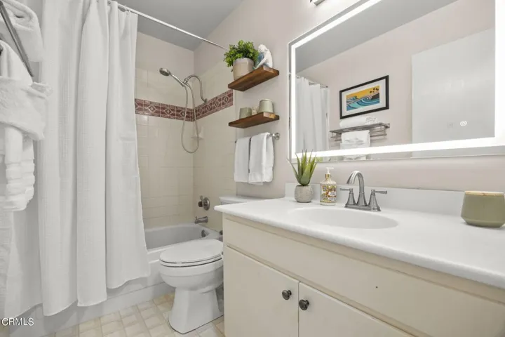 28-web-or-mls-Upmarketmedia_2165Ram-93