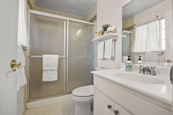 25-web-or-mls-Upmarketmedia_2165Ram-84