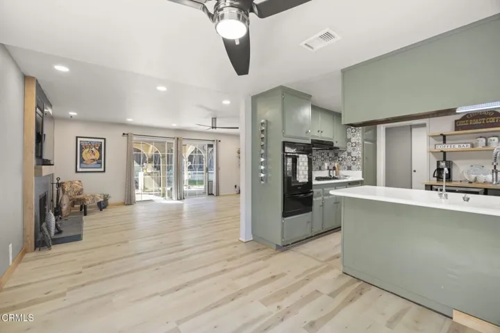 16-web-or-mls-Upmarketmedia_2165Ram-51