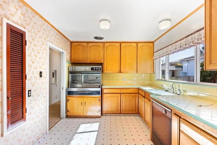 12 Heather Place, Millbrae, California 94030