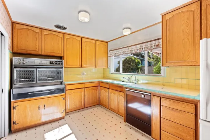 12 Heather Place, Millbrae, California 94030