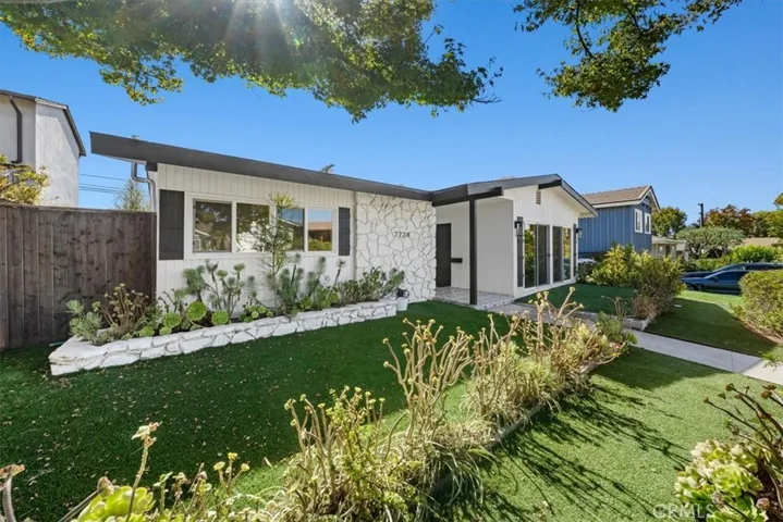 7724 W 85th Street, Playa Del Rey, California 90293