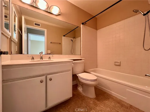 11 Thornwood, Irvine, California 92604