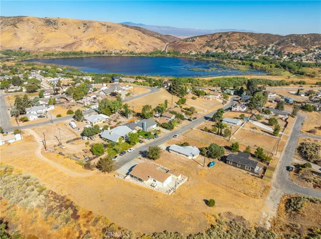15040 Sandy Ridge Road, Lake Hughes, California 93532