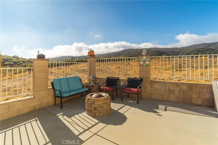 15040 Sandy Ridge Road, Lake Hughes, California 93532