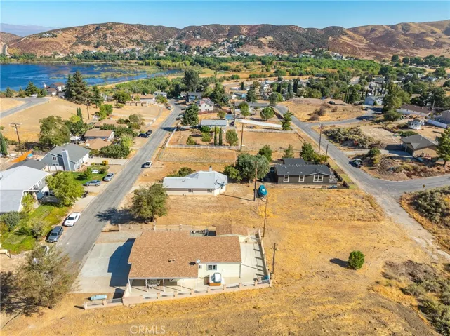 15040 Sandy Ridge Road, Lake Hughes, California 93532