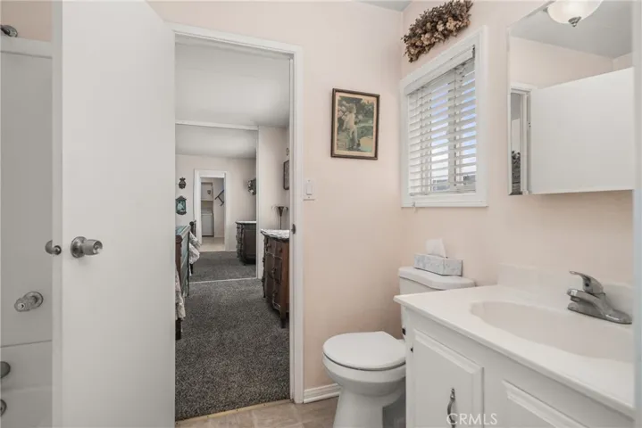 15040 Sandy Ridge Road, Lake Hughes, California 93532