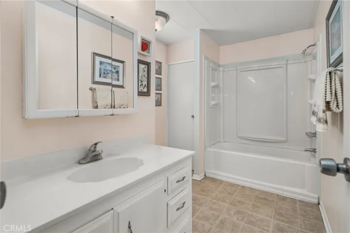 15040 Sandy Ridge Road, Lake Hughes, California 93532