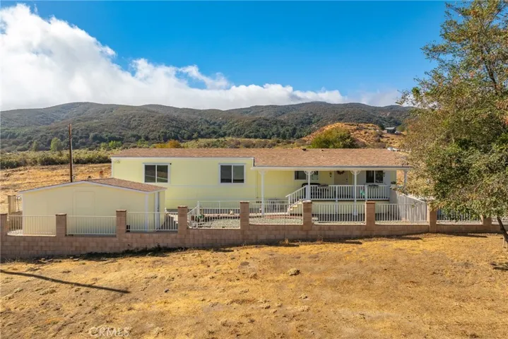 15040 Sandy Ridge Road, Lake Hughes, California 93532