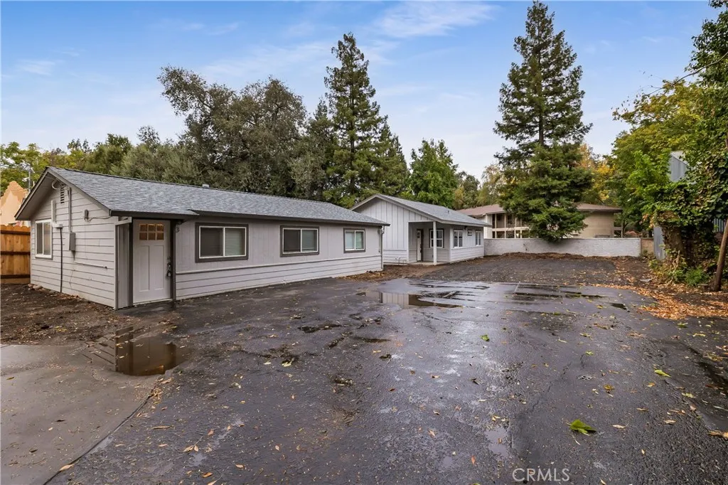 1122 STEWART Ave