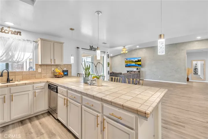 11014 Sonoma Creek Court, Bakersfield, California 93312