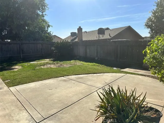 140 Holiday Way, Chowchilla, California 93610