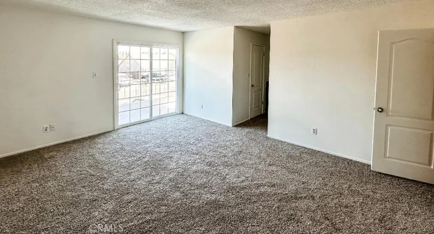 140 Holiday Way, Chowchilla, California 93610