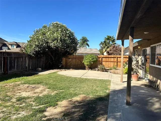 140 Holiday Way, Chowchilla, California 93610