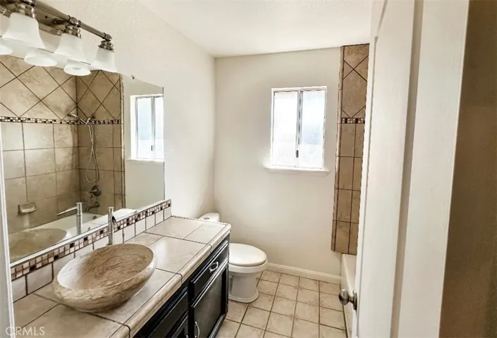 140 Holiday Way, Chowchilla, California 93610