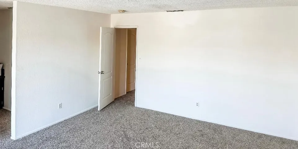 140 Holiday Way, Chowchilla, California 93610