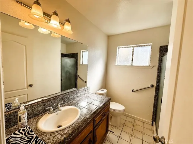 140 Holiday Way, Chowchilla, California 93610