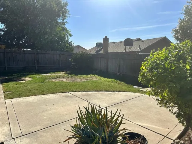140 Holiday Way, Chowchilla, California 93610