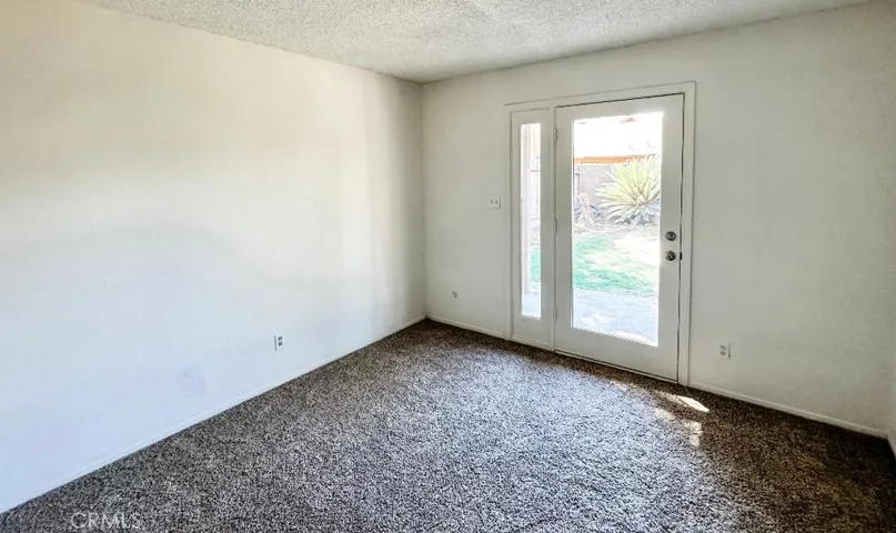 140 Holiday Way, Chowchilla, California 93610