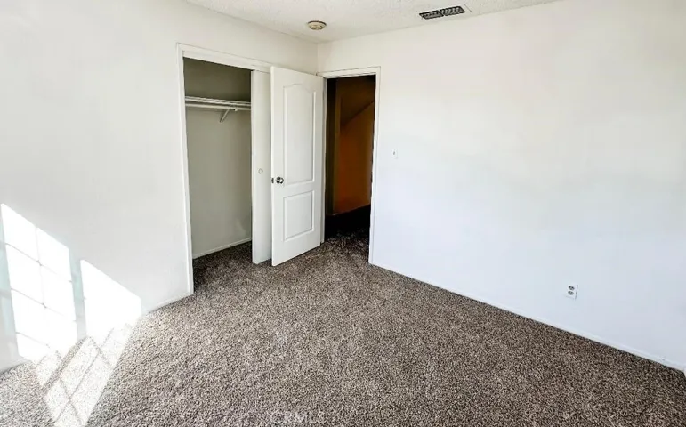 140 Holiday Way, Chowchilla, California 93610