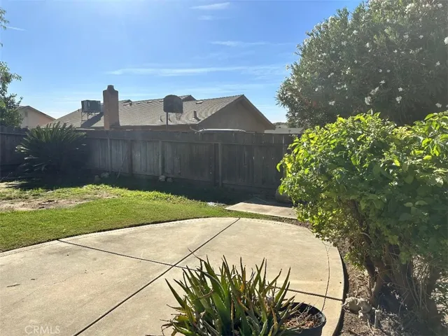 140 Holiday Way, Chowchilla, California 93610
