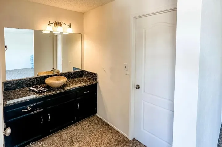 140 Holiday Way, Chowchilla, California 93610