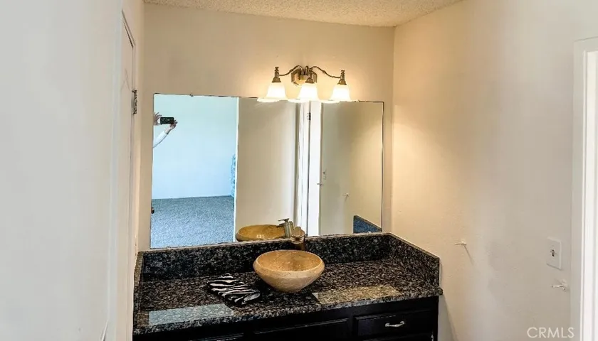 140 Holiday Way, Chowchilla, California 93610