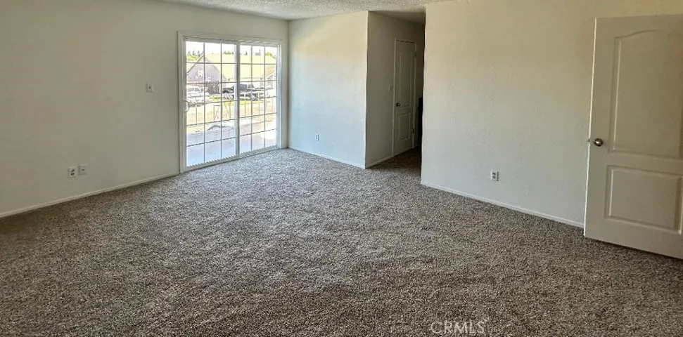 140 Holiday Way, Chowchilla, California 93610