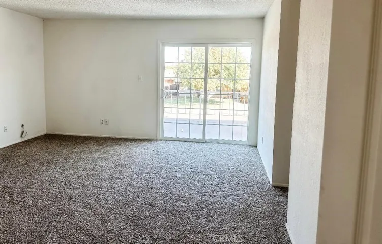 140 Holiday Way, Chowchilla, California 93610