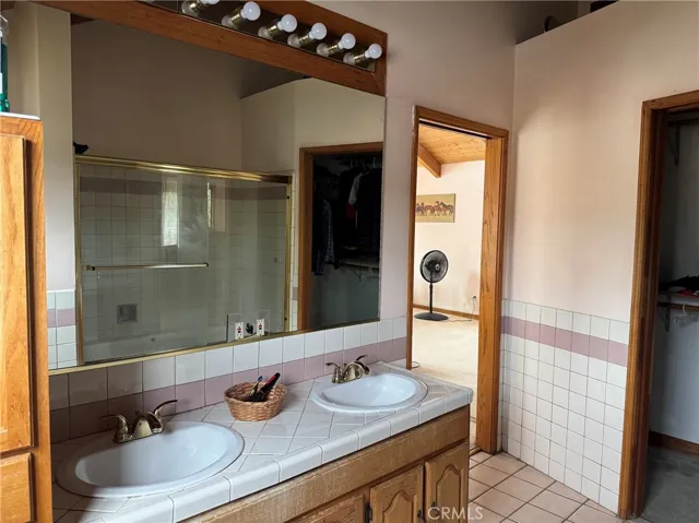 5213 Alhama Drive, Woodland Hills, California 91364