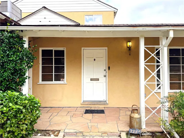 5213 Alhama Drive, Woodland Hills, California 91364