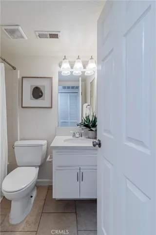 secondary bathroom