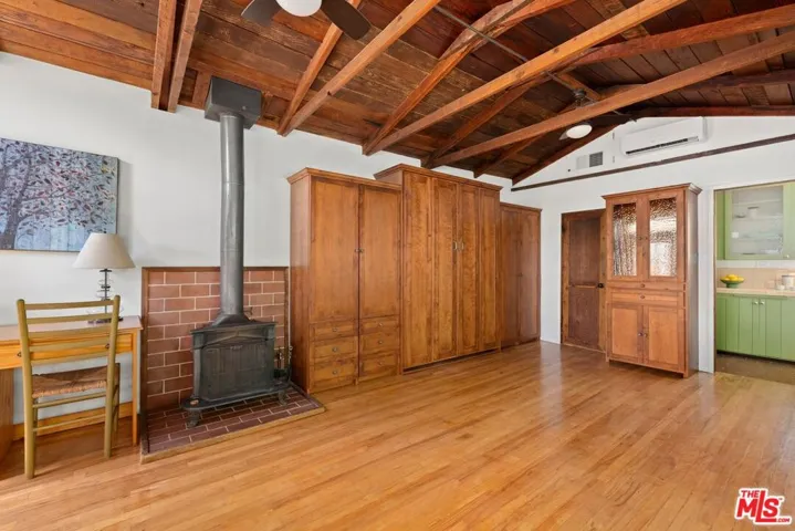 10423 Scenario Lane, Los Angeles, California 90077