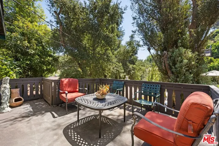10423 Scenario Lane, Los Angeles, California 90077