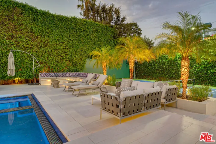 602 N Whittier Drive, Beverly Hills, California 90210
