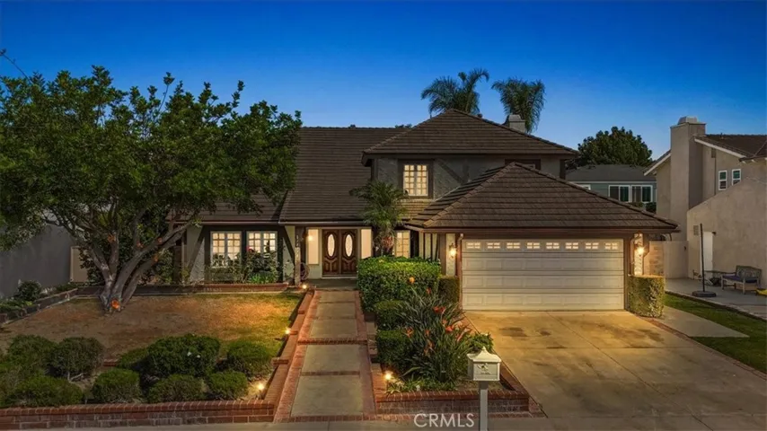 YOUR SEARCH IS OVER! THIS EXQUISITE EXECUTIVE HOME HAS IT ALL!