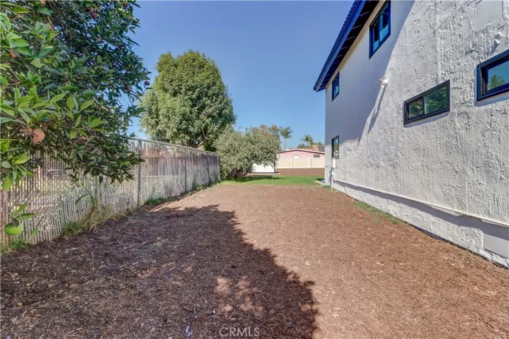 RV/Trailer/Boat parking potential on BOTH sides