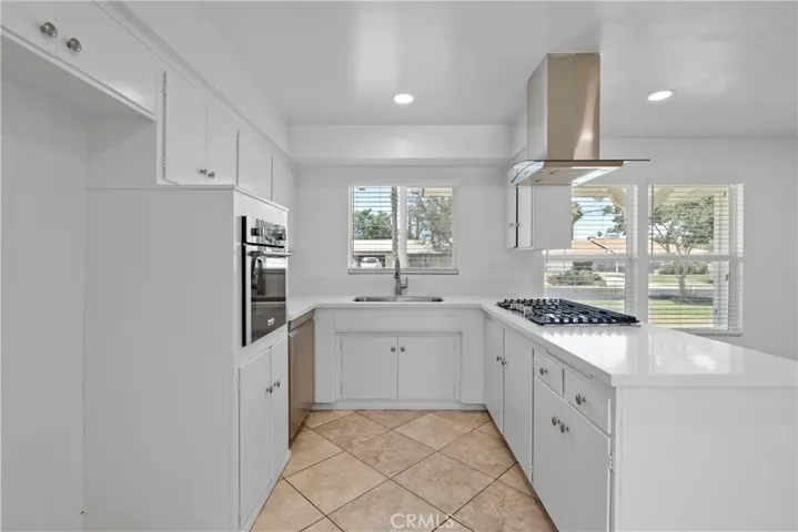 5030 Tophill Place, Riverside, California 92507