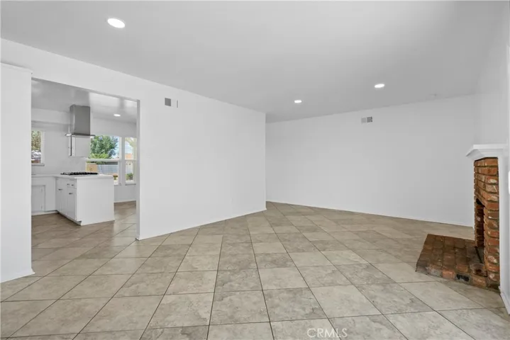 5030 Tophill Place, Riverside, California 92507