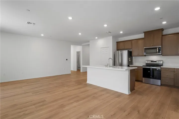 4812 Sicily Drive, Lake Elsinore, California 92530