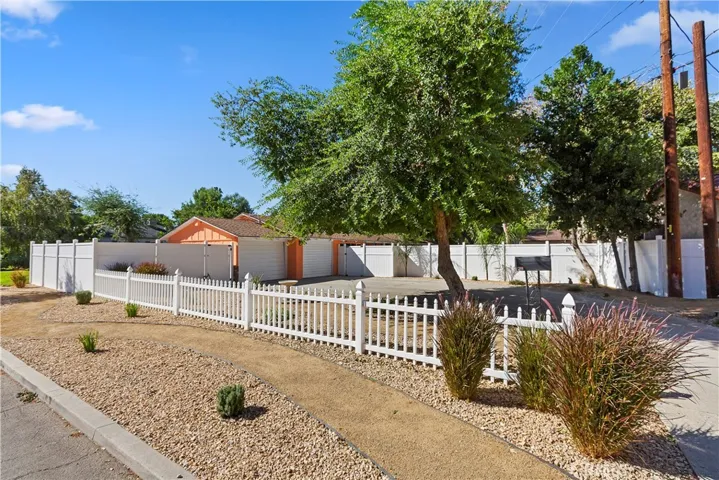 3306 N H Street, San Bernardino, California 92405