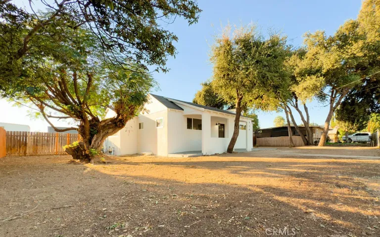 956 Avenue B, Calimesa, California 92320